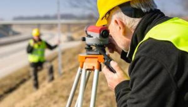 Medição de área, Projetos para Usucapião, Desmembramento, acompanhamento de obras...tudo relacionado a topografia.